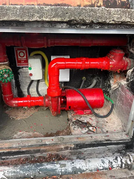 Conjunto de bombas hidráulicas instalado em Praia Grande